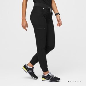 FIGS Zamora joggers scrub pants - black.